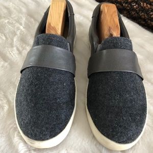 Dr Scholl’s Womens 7.5 M Scout Slip On Sneakers Charcoal Flannel